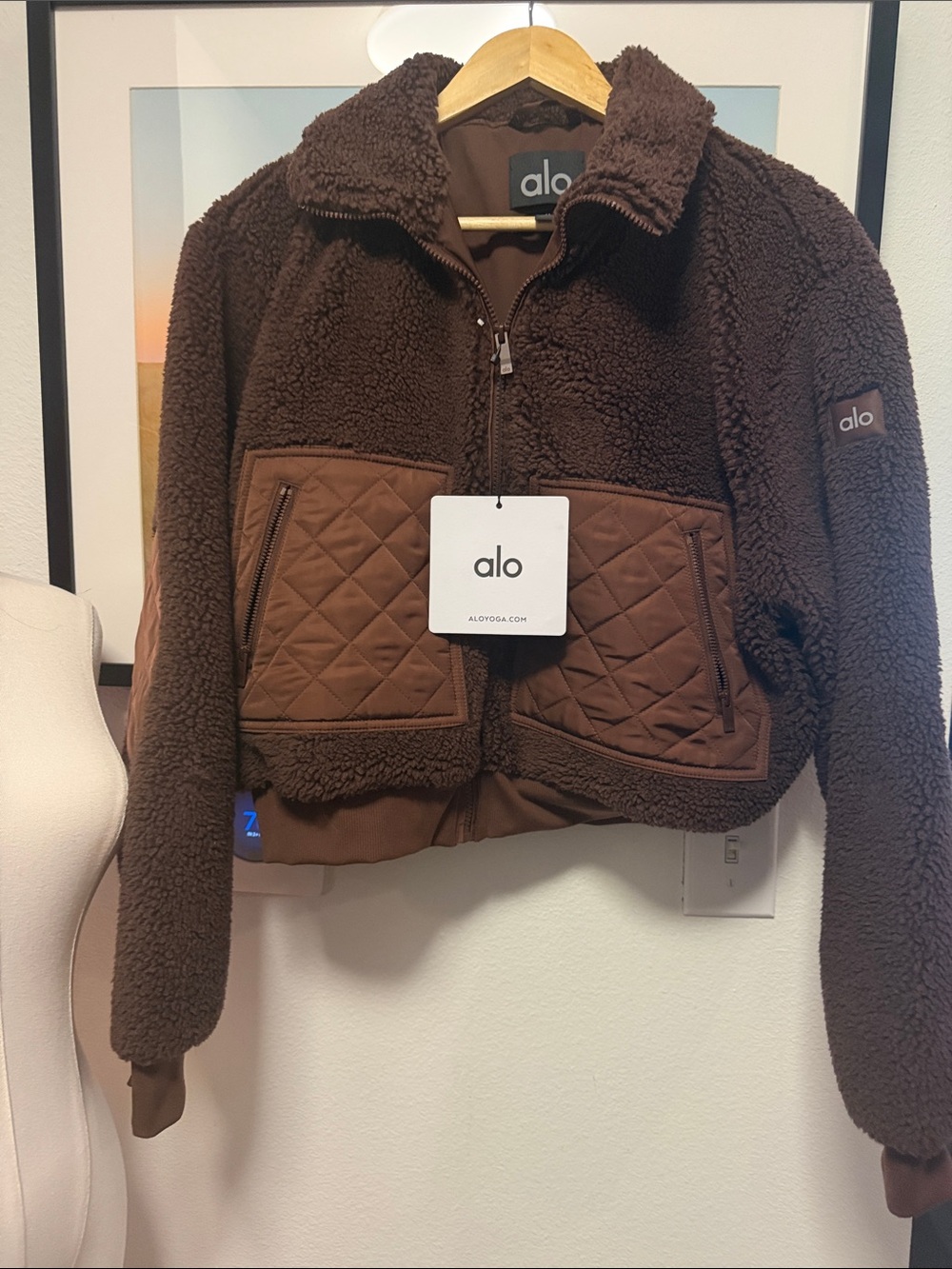 NWT Brand new Alo Yoga Sherpa Edge Bomber SIZE MEDIUM - Picture 6 of 11